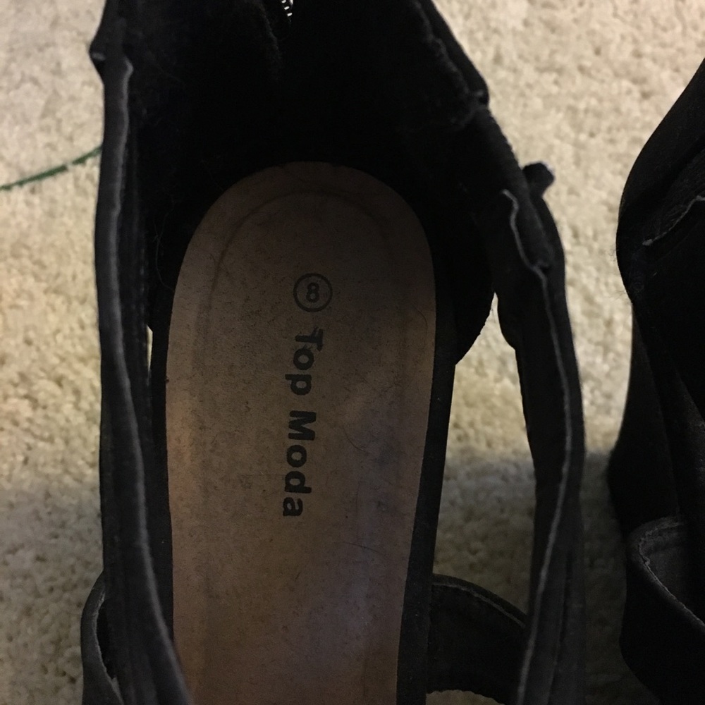 Heels - Picture 2 of 5